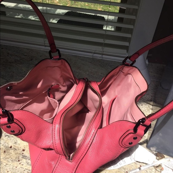 Coach. Excellent condition. - Picture 4 of 5